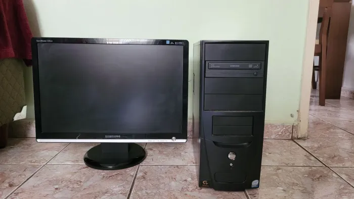 Computador Desktop super conservado