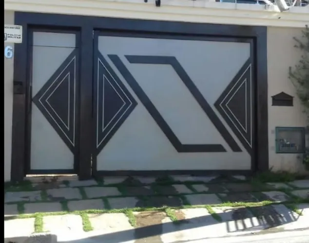 Portão Moderno com Design Exclusivo ( CHAPA 18 )