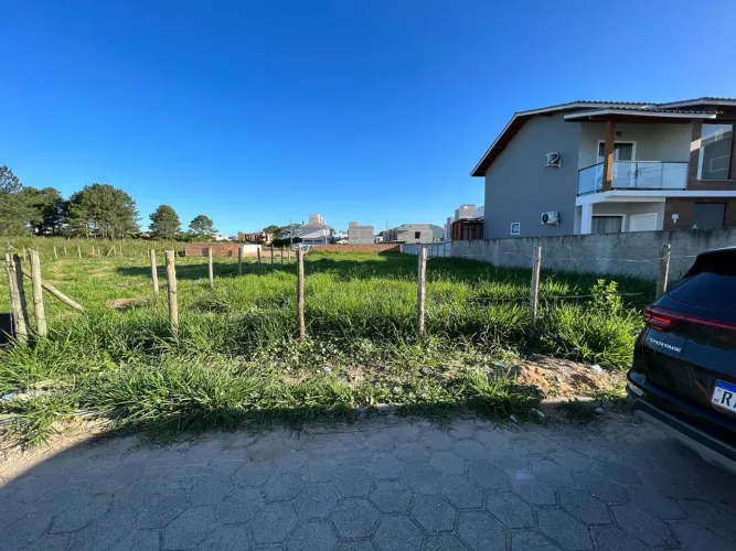 Terreno no campeche 790.000,00. Contato só cmg mesmo.
