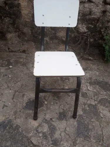 Cadeira escolar infantil