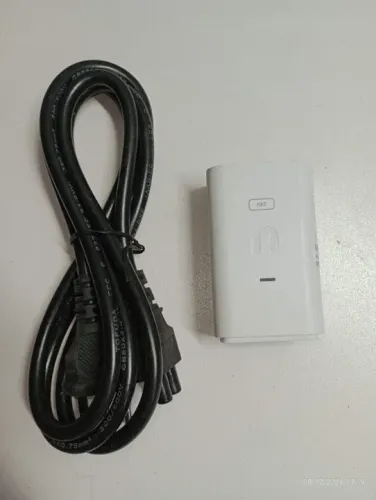 Fonte PoE Gigabit Ubiquiti para equipamentos via rádio - Usada