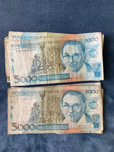 8 cédulas antigas de 5000 cruzeiros