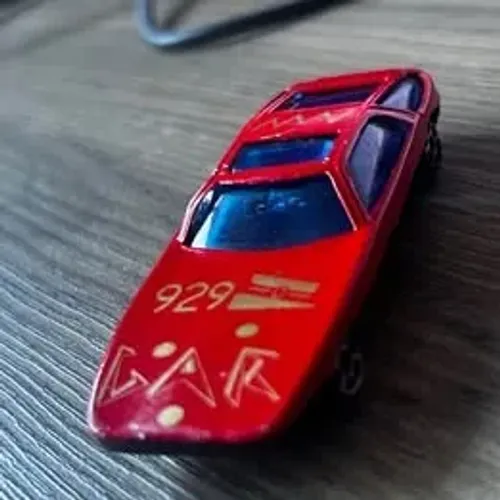 Carrinho Vermelho 929H Clássico - Produto Raro para Coleção!