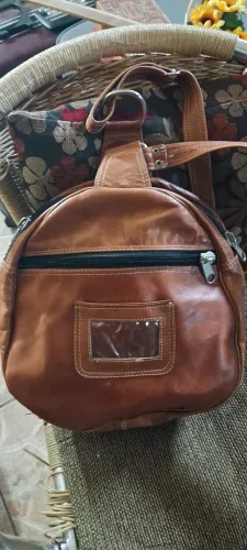 Antiga Bolsa de couro marrom que vira mala