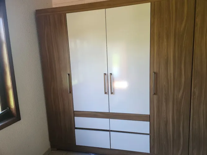 Guarda roupa 4 portas 