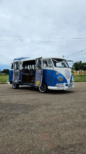 Aluguel de Kombi para decoração de eventos, fotos, 15 anos, noivas