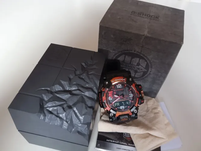 Relógio Casio G-Shock GWG-2040FR Mudmaster Flare Red Edição Especial 40th Anniversary