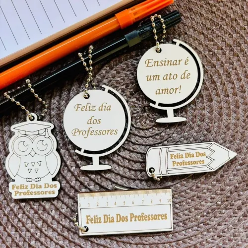 Chaveiros em MDF - Dia dos Professores 