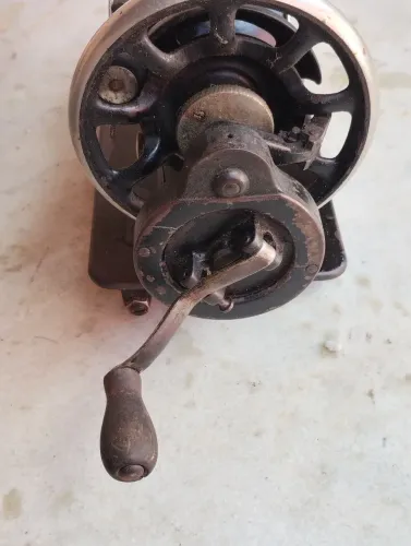 Máquina de costura antiga
