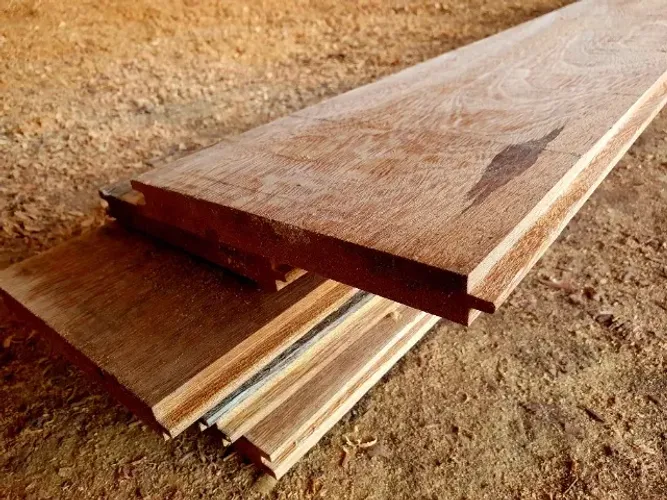 Tábua de parede comum e macheada