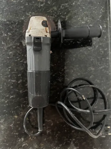 Esmerilhadeira makita 