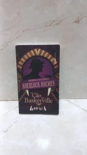 O Cão dos Baskerville - Sherlock Holmes - Capa comum