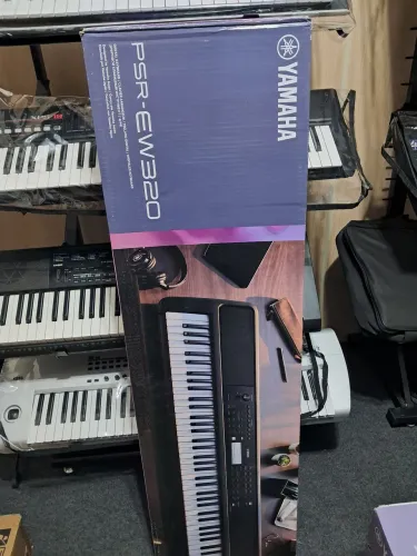 Teclado Yamaha EW320 