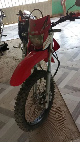 Vende-se essa XTZ 125 a partida 