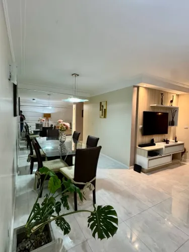 Alta vista, Adélia Franco