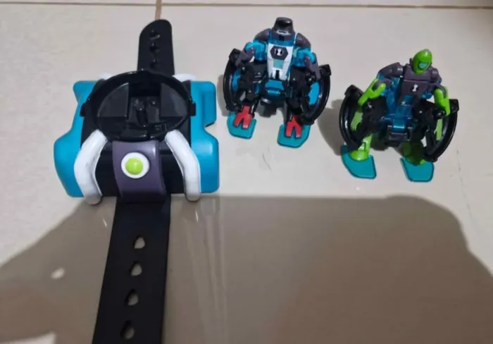 Antigo Relógio Ominitrix Ben 10 - lançador de Alliens 