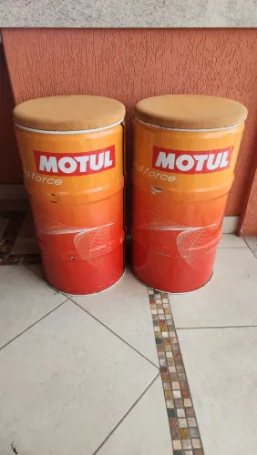 Tambores / Pufes artesanais feitos com tambores MOTUL