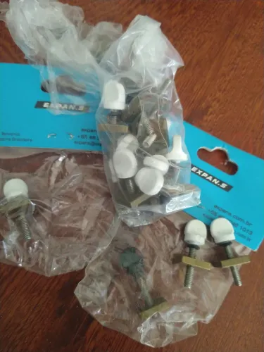 Vendo parafuso para Quilhão Expans