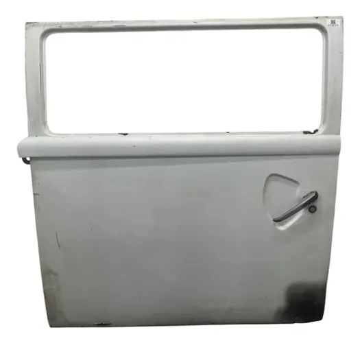 Tampa Traseira Volkswagen Kombi 2010 2011 2012 2013 Detalhe