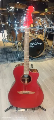 VIOLAO FENDER NEWPORTER CLASSIC SÓLIDO CANDY APPLE RED  C/ DELUXE GIG BAG