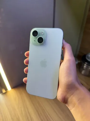 iPhone 15 128GB Cor Green 88% saúde da bateria - Seminovo de qualidade