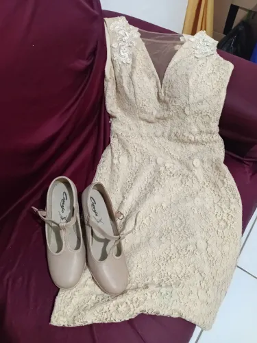 Vestido com sapato para festa