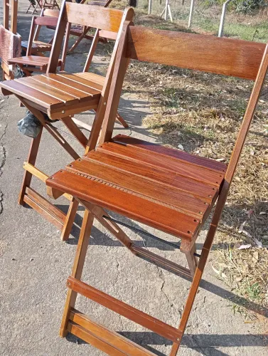 Banqueta Alta Bistrô Dobrável de Madeira Ypê - Perfeita para Cozinha e Bancadas"