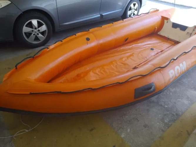 Bote inflavel Zefir Ano 2010 CL420