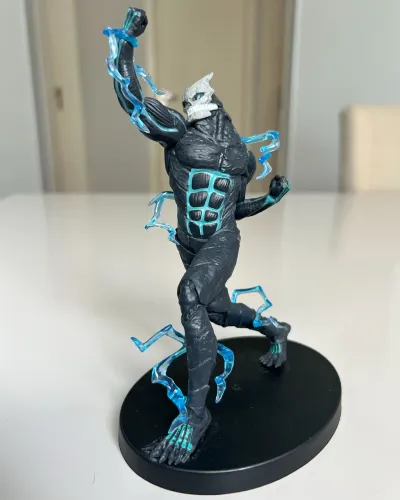 Action figure Kaiju Kafka 16 cm boneco 