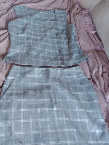 Blusa usada uma vez saia nova
