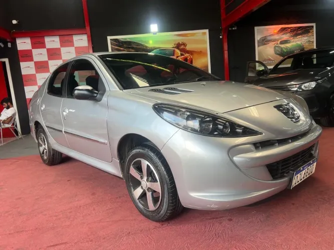 Peugeot 207 Sedan Active 1.4 Flex 8V 4P 2014