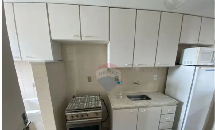 Apartamento mobiliado com portaria - Centro 