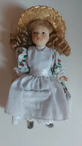 boneca de porcelana de época