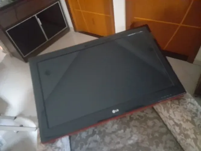 TV LG 32" FUNCIONANDO PERFEITAMENTE.