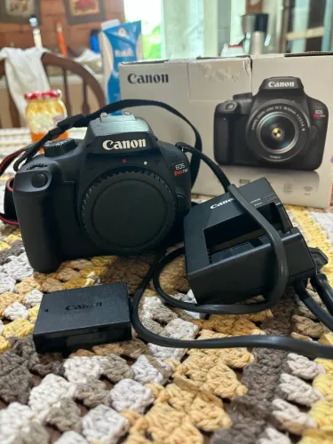Canon EOS Rebel T100 (CORPO)