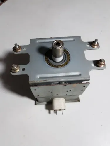 Magnetron Sanyo 2m218j (Usado) BOM