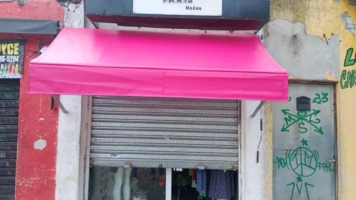 Toldo comercial rosa