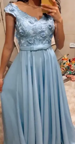 Vestido Azul Claro Bordado com Flores