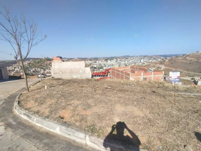 Lote á venda no bairro Primavera, Ponte Nova-MG