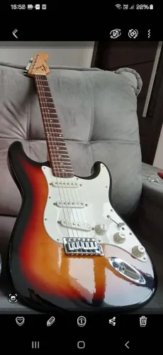 guitarra squier korea