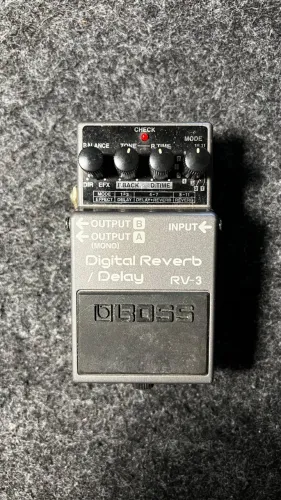 PEDAL BOSS RV-3 DIGITAL REVERB - TAIWAN