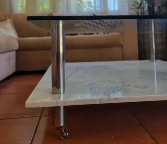 Mesa de Centro em Mármore Carrara, Vidro e Metal - 100x100 cm