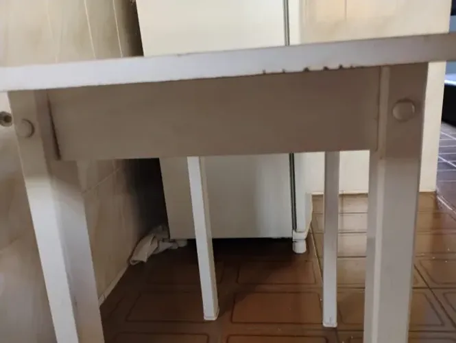 Mesa dobrável + 2 cadeiras