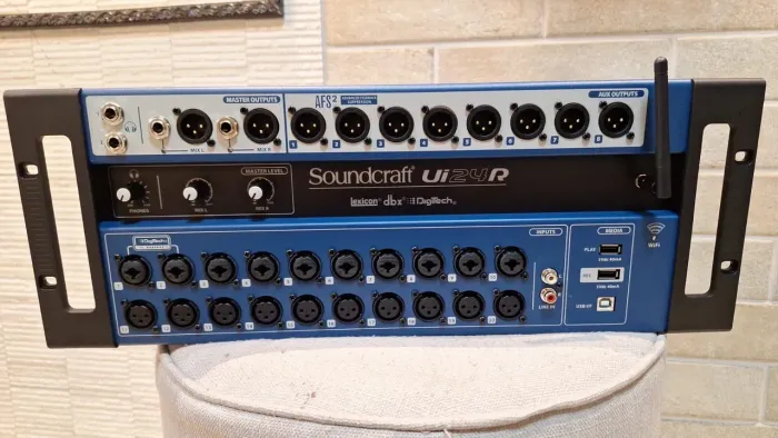 Mesa de som digital Soundcraft Ui24R