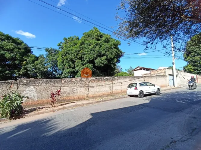 Lote á venda com 210 m² de área no bairro Goiânia em Belo Horizonte MG