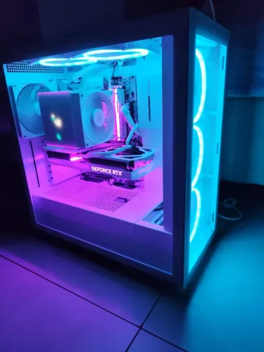 PC Gamer Branco / RTX 4070 / 64GB RAM DDR5 / RYZEN 7 7800 X3D / 4TB SSD NVME M.2....