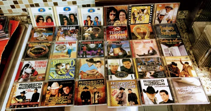 VENDO CDS ORIGINAIS DIVERSOS ! 20 CADA !