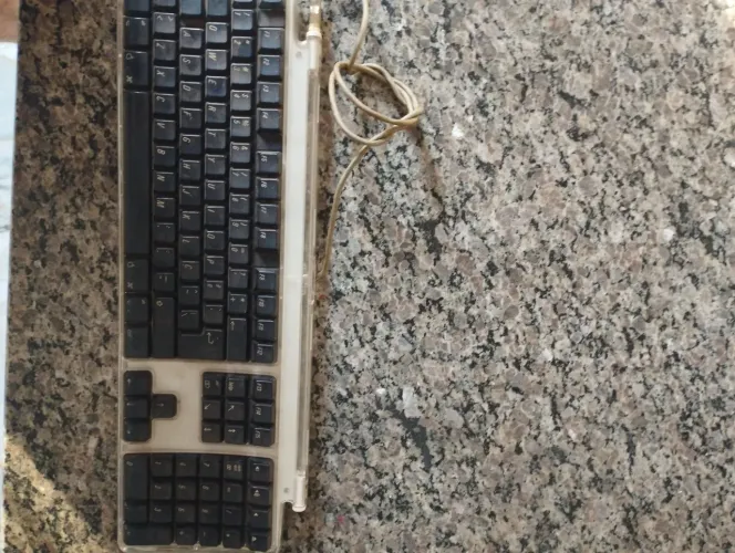 TECLADO APPLE PRO MODELO 7803 TRANSPARENTE VINTAGE