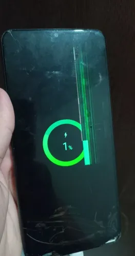 Celular com defeitos