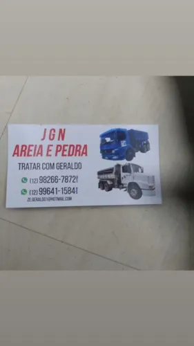 Areia e pedra direto do porto ou da pedreira